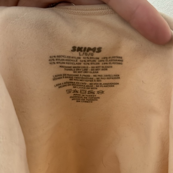 Skims seamless sculpt thing bodysuit - Picture 3 of 3